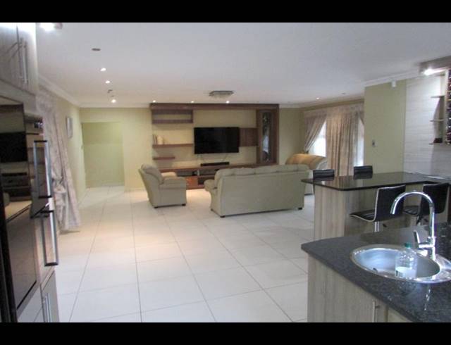 3 BEDROOM HOUSE FOR SALE IN WHITE RIVER EXT 49